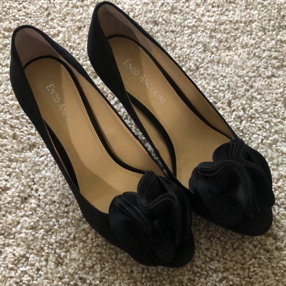 Enzo Angiolini black satin heels.  Size 6.5    Wear on one heel.   GUC